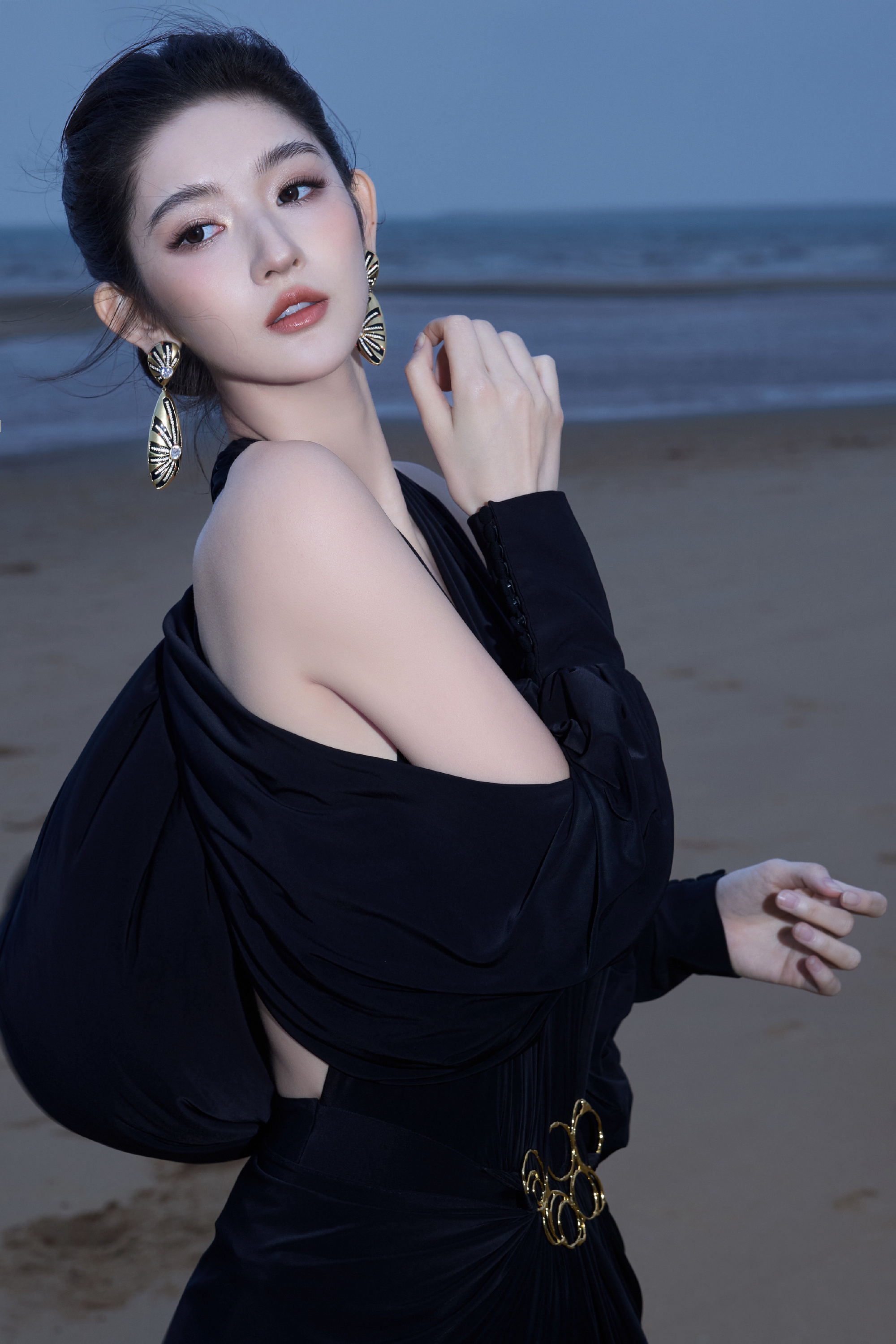 Vương Ngọc Văn v&agrave; Dương Lặc b&iacute; mật kết h&ocirc;n rồi ly dị g&acirc;y sốc showbiz 2026 - Ảnh 6.