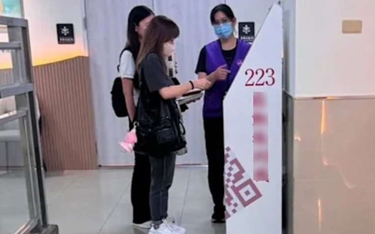 Ng&ocirc; Thục Mẫn tới t&ograve;a &aacute;n ly h&ocirc;n sau 7 năm kết h&ocirc;n với Diệp Gia L&acirc;m - Ảnh 1.