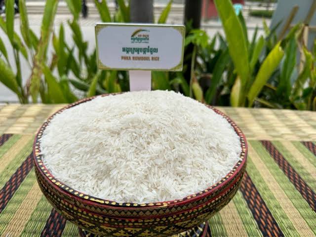 Campuchia lần đầu l&agrave;m việc chưa từng c&oacute;: Xuất khẩu 10.000 tấn gạo bằng t&agrave;u chở h&agrave;ng rời, điểm đến l&agrave; một đối t&aacute;c lớn của gạo Việt Nam - Ảnh 3.