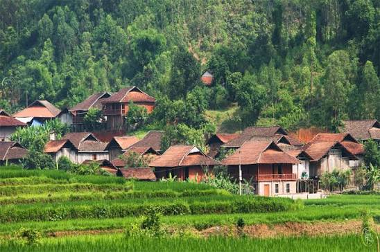 Ph&aacute;t hiện thảo nguy&ecirc;n gần 100 ha c&aacute;ch H&agrave; Nội 130 km như "M&ocirc;ng Cổ thu nhỏ", l&agrave;ng đang tranh giải thế giới - Ảnh 4.