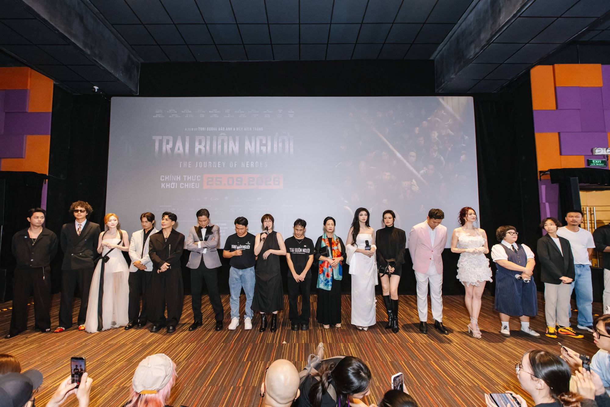 NSND Như Quỳnh nói lý do vào tận miền Nam đóng Trại Buôn Người ở tuổi U75 - Ảnh 1. NSND Như Quỳnh nói lý do vào tận miền Nam đóng Trại Buôn Người ở tuổi U75 - Ảnh 1.