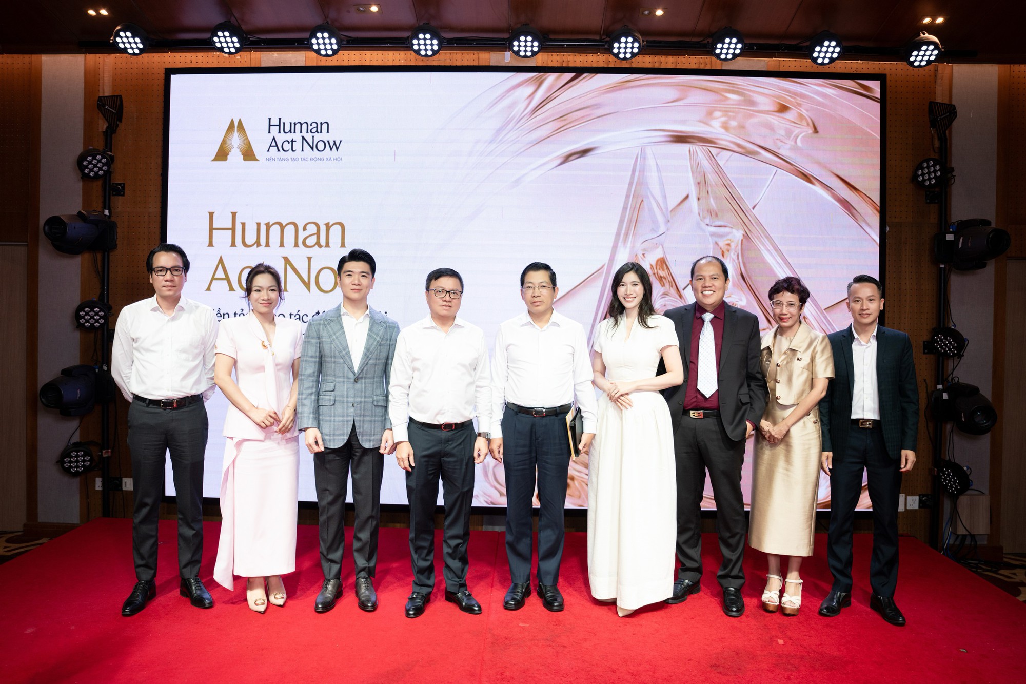 Human Act Prize 2026: Kh&ocirc;ng cần chờ c&oacute; vị thế hay đủ điều kiện mới h&agrave;nh động, mỗi việc nhỏ h&ocirc;m nay sẽ l&agrave; tiền đề cho những đ&oacute;ng g&oacute;p trong tương lai- Ảnh 8.
