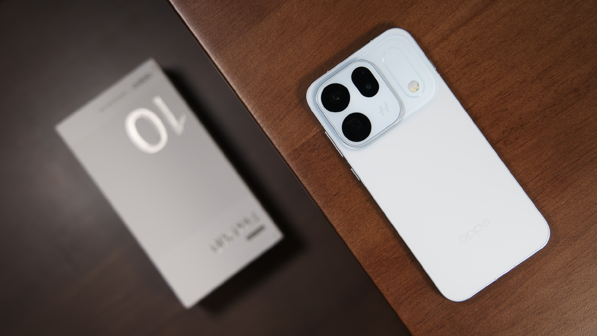 OPPO Find X10 series ra mắt với camera 200MP và chip Dimensity 9600 Pro - Ảnh 3. OPPO Find X10 series ra mắt với camera 200MP và chip Dimensity 9600 Pro - Ảnh 3.
