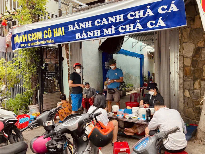 T&ocirc; b&aacute;nh canh 8 . 000 Đồng ' cứu đ&oacute;i ' ở Nha Trang kh&ocirc;ng tăng gi&aacute; 6 năm - Ảnh 1.