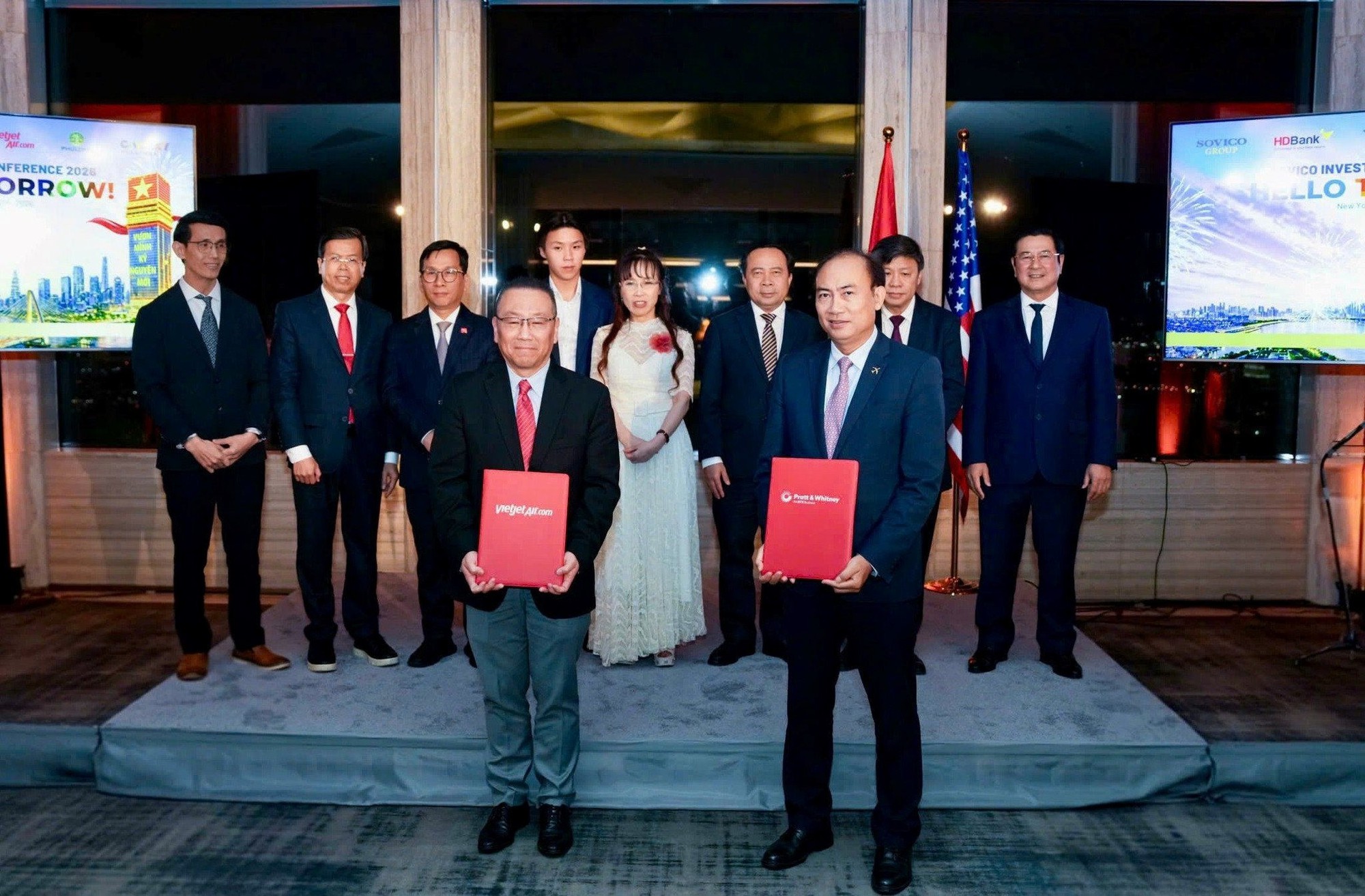 Một chuyến đi Mỹ của tiến sĩ gi&agrave;u nhất Việt Nam: K&yacute; kết 23 thỏa thuận, xuất hiện tại Sở Giao dịch Chứng kho&aacute;n New York v&agrave; chốt deal với tập đo&agrave;n của Elon Musk - Ảnh 5.