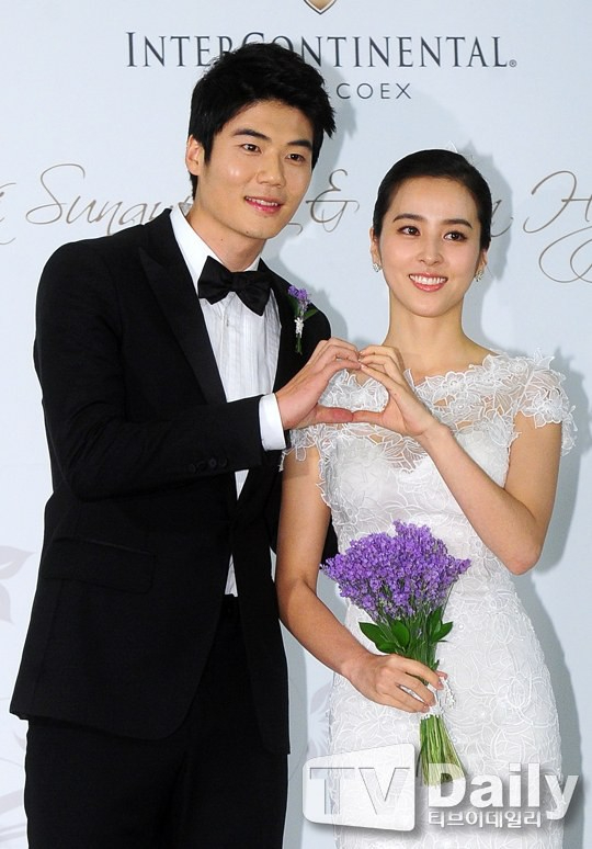 Han Hye Jin v&agrave; Ki Sung Yueng: H&ocirc;n nh&acirc;n đẹp nhưng đầy s&oacute;ng gi&oacute; sau 4 th&aacute;ng hẹn h&ograve; - Ảnh 6.
