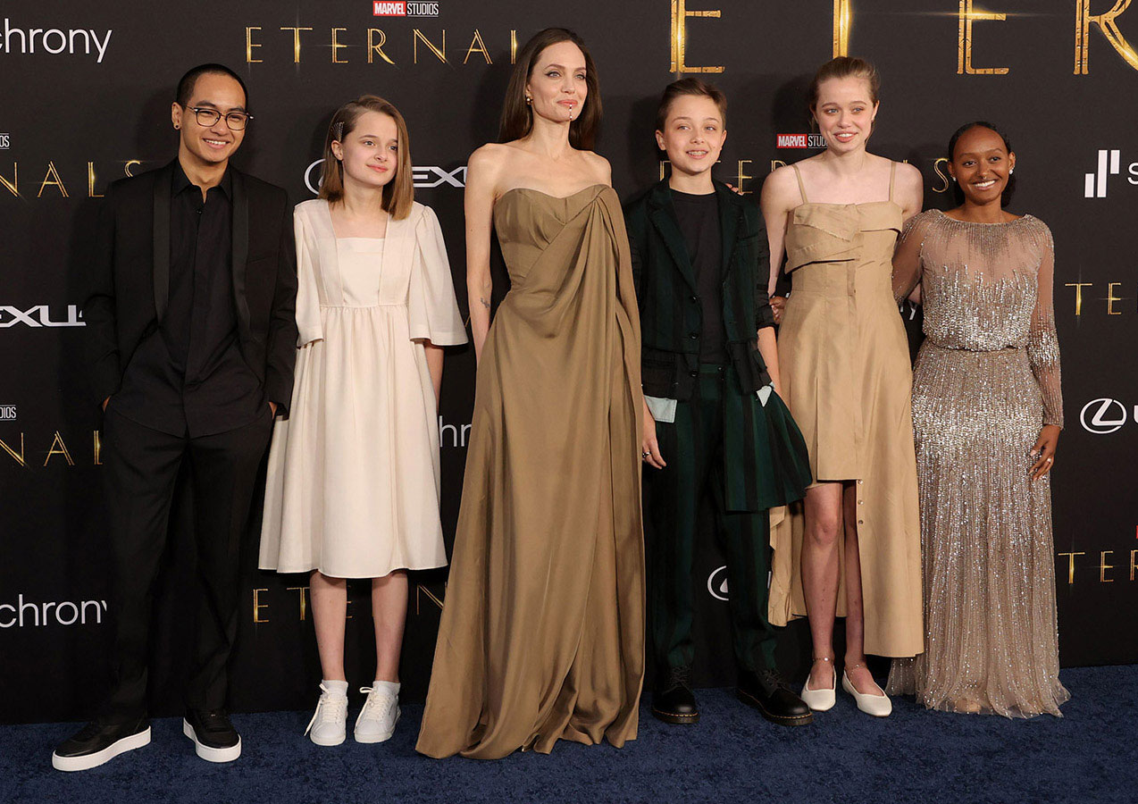 Angelina Jolie bán biệt thự triệu đô sau ly hôn , tự nuôi 6 người con - Ảnh 4. Angelina Jolie bán biệt thự triệu đô sau ly hôn , tự nuôi 6 người con - Ảnh 4.