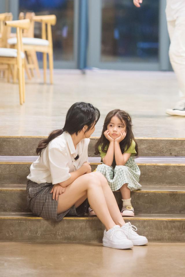 Cha mẹ bu&ocirc;ng tay đ&uacute;ng l&uacute;c gi&uacute;p trẻ tự lập v&agrave; trưởng th&agrave;nh - Ảnh 4.