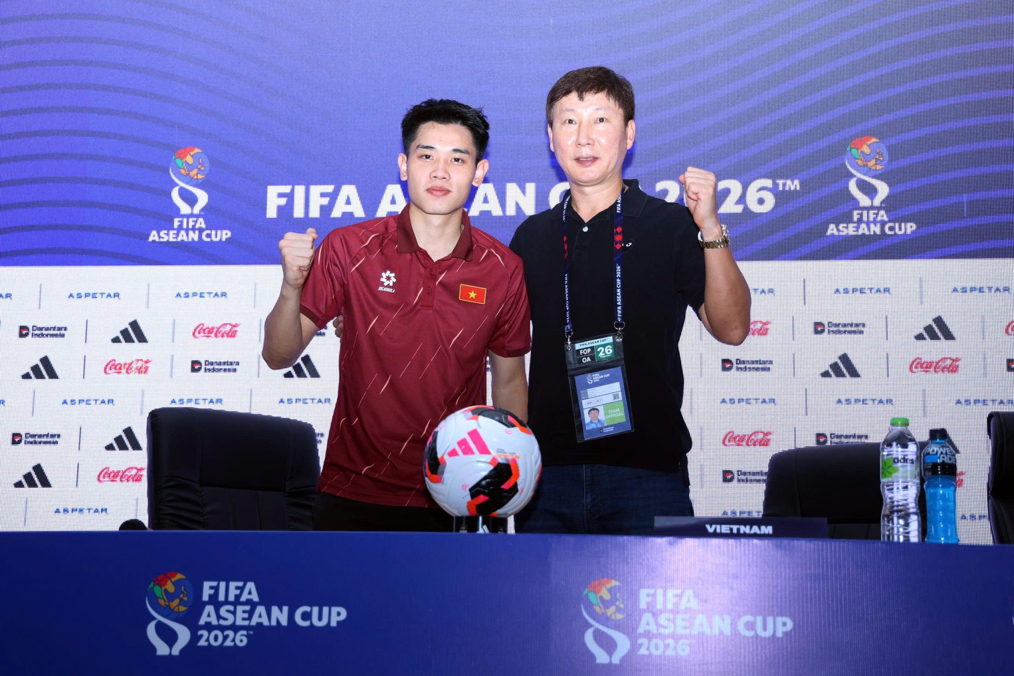 Tiền đạo Việt kiều 19 tuổi tỏa s&aacute;ng ngay trận ra mắt, HLV Kim Sang-sik n&oacute;i g&igrave;? - Ảnh 1.