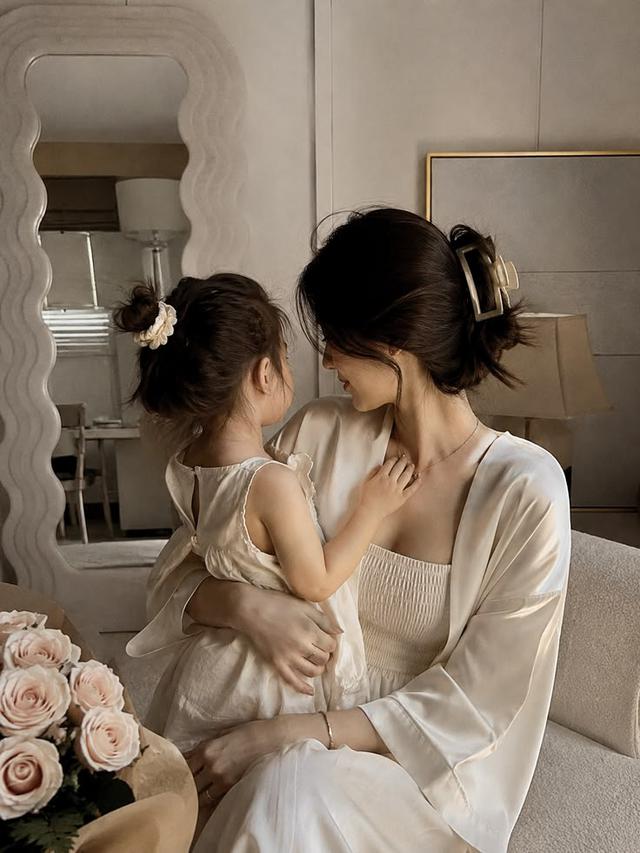 Cha mẹ bu&ocirc;ng tay đ&uacute;ng l&uacute;c gi&uacute;p trẻ tự lập v&agrave; trưởng th&agrave;nh - Ảnh 1.