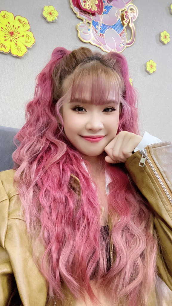 Khởi My trở lại với Mưa Rơi V&agrave;o Ph&ograve;ng sau 8 năm: Ca kh&uacute;c vẫn hot tr&ecirc;n TikTok - Ảnh 3.