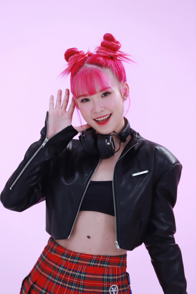 Khởi My trở lại với Mưa Rơi V&agrave;o Ph&ograve;ng sau 8 năm: Ca kh&uacute;c vẫn hot tr&ecirc;n TikTok - Ảnh 1.