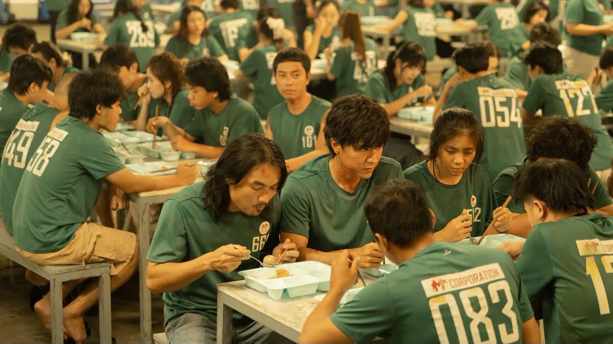 Trại Bu&ocirc;n Người bứt ph&aacute; doanh thu 50 tỷ chỉ sau 48 tiếng , đứng thứ 2 năm 2026 - Ảnh 5.