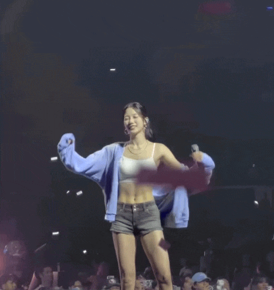 Kazuha LE SSERAFIM: Nữ idol g&acirc;y ch&uacute; &yacute; với body ho&agrave;n hảo v&agrave; giọng h&aacute;t cần cải thiện - Ảnh 1.