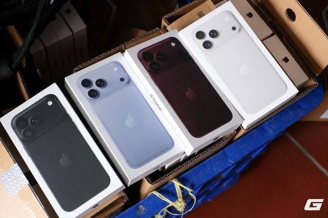 Nghịch l&yacute; iPhone 18 Pro series tại Việt Nam sau 1 tuần: Pro Max &ldquo;ch&aacute;y h&agrave;ng&rdquo;, c&oacute; bản bị h&eacute;t ch&ecirc;nh 5 triệu, bản Pro lại nằm đầy cửa h&agrave;ng - Ảnh 1.