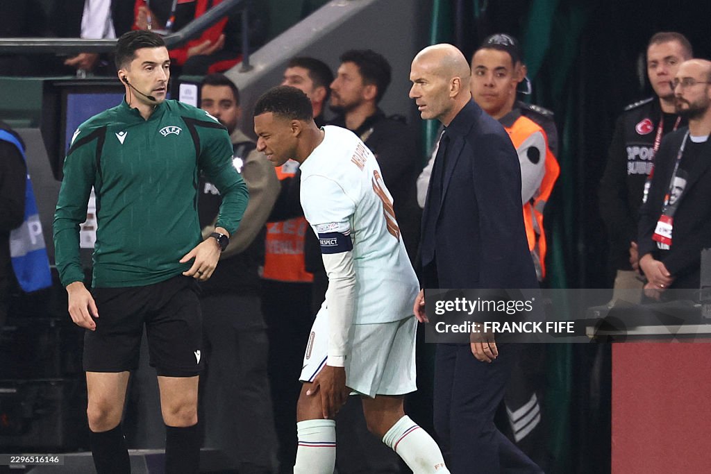 Mbappe chấn thương nặng ở tuyển Pháp , Real Madrid lo lắng 2026 - Ảnh 3. Mbappe chấn thương nặng ở tuyển Pháp , Real Madrid lo lắng 2026 - Ảnh 3.