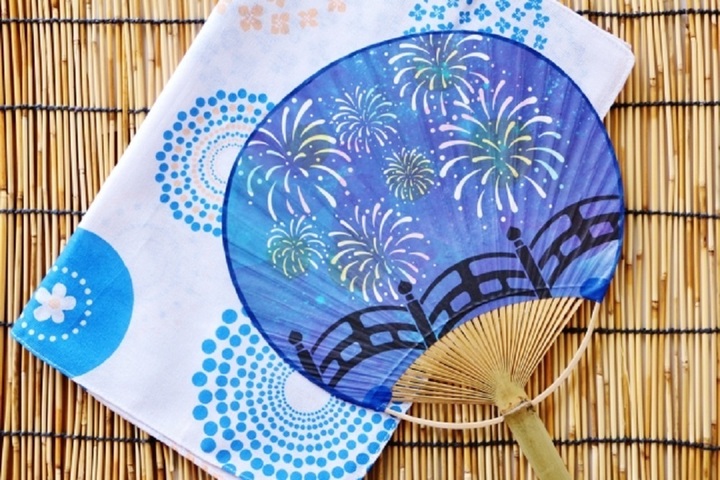 V&igrave; sao người Nhật ki&ecirc;ng tặng khăn tay cho nhau trong đời sống h&agrave;ng ng&agrave;y? - Ảnh 1.