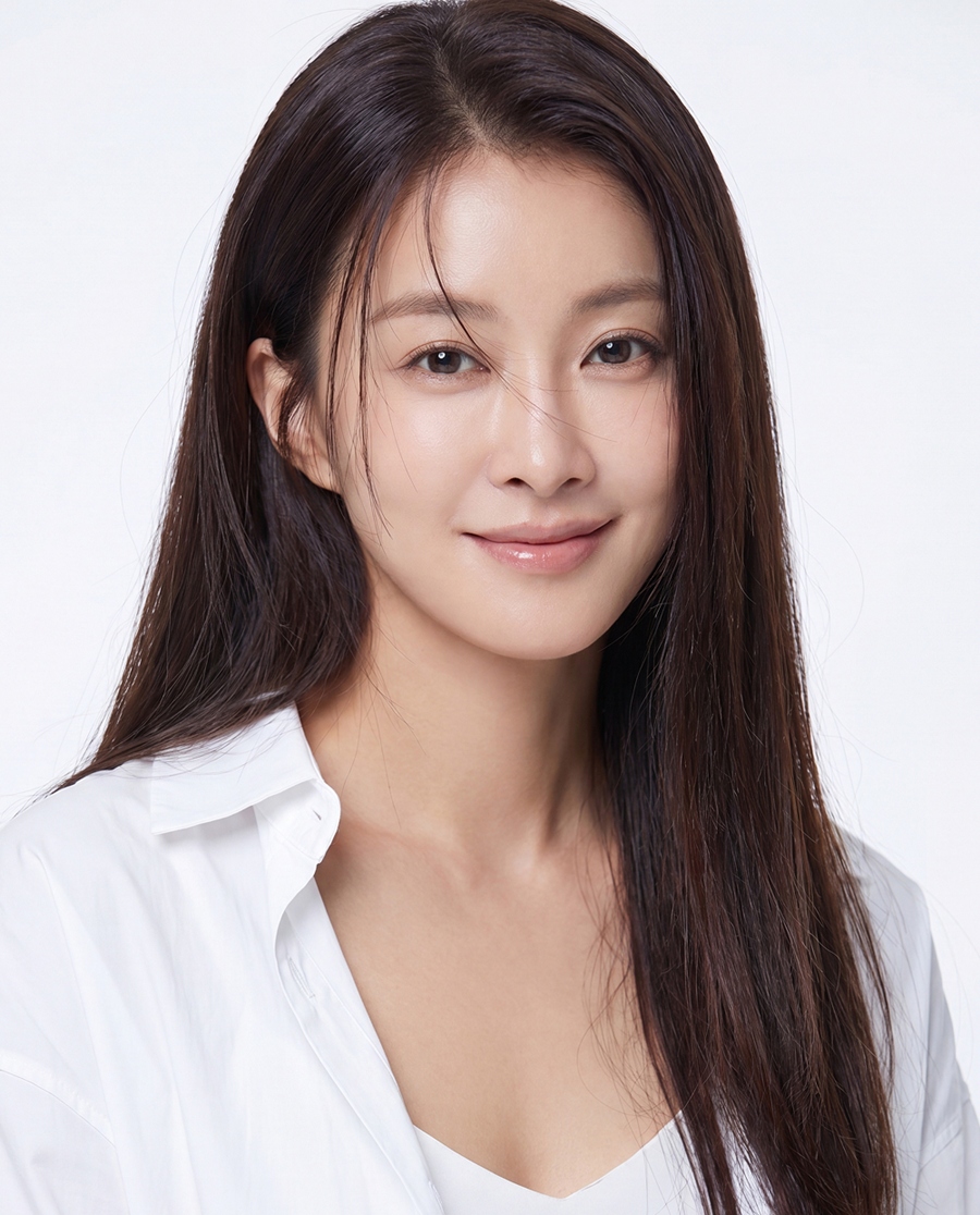Lee Si Young tự thụ tinh ống nghiệm g&acirc;y tranh c&atilde;i , xin lỗi con trai giữa s&oacute;ng gi&oacute; - Ảnh 7.