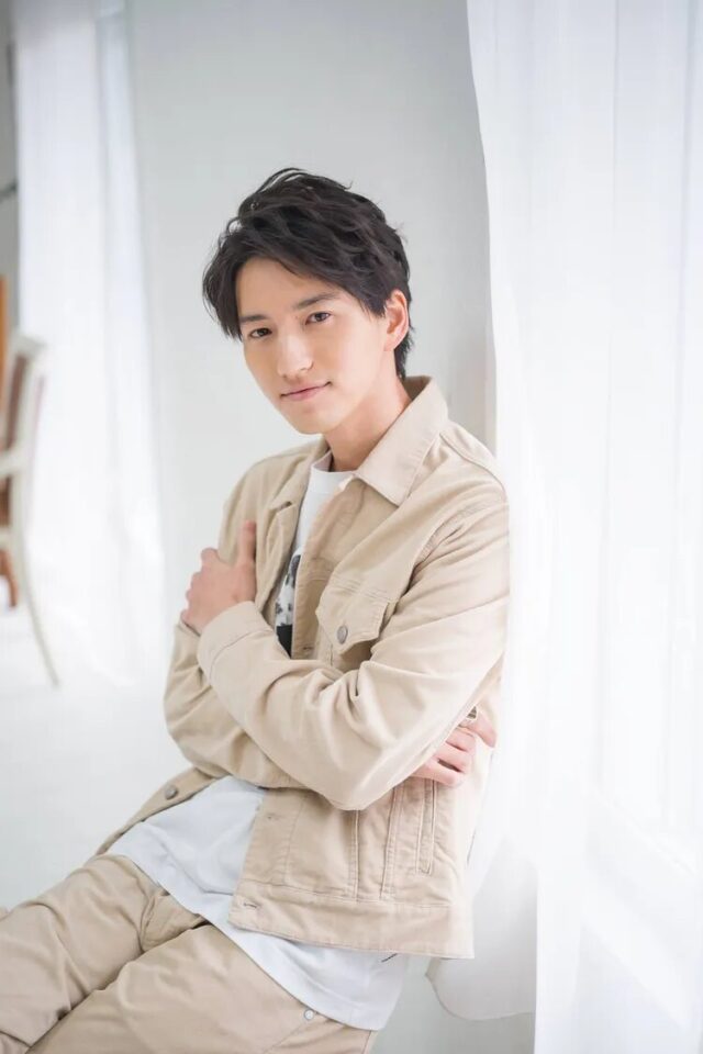 Taguchi Junnosuke bất ngờ kết hôn và làm bố trong cùng ngày , hé lộ vợ bí mật - Ảnh 2. Taguchi Junnosuke bất ngờ kết hôn và làm bố trong cùng ngày , hé lộ vợ bí mật - Ảnh 2.