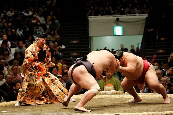 B&iacute; ẩn về v&oacute;c d&aacute;ng v&agrave; c&acirc;n nặng ' khủng ' của v&otilde; sỹ sumo trong đời sống hiện đại - Ảnh 4.