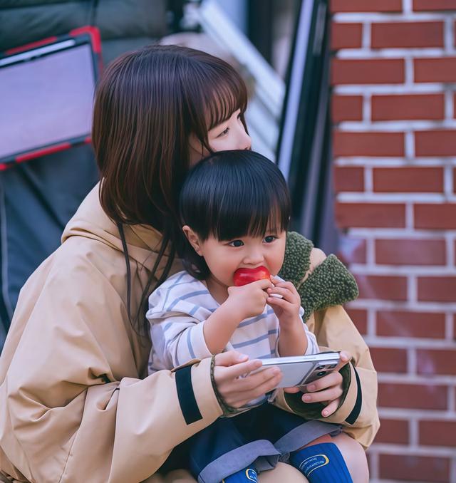 3 kiểu mẹ đang &acirc;m thầm hủy hoại con c&aacute;i m&igrave;nh - Ảnh 1.