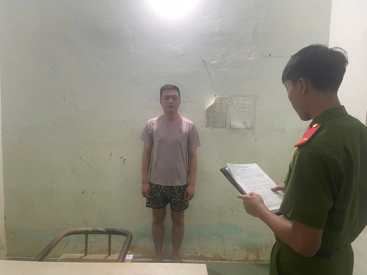 Bắt giữ kẻ cho vay l&atilde;i nặng tại Đ&agrave; Nẵng với chi&ecirc;u tr&ograve; khủng bố tinh thần con nợ - Ảnh 1.