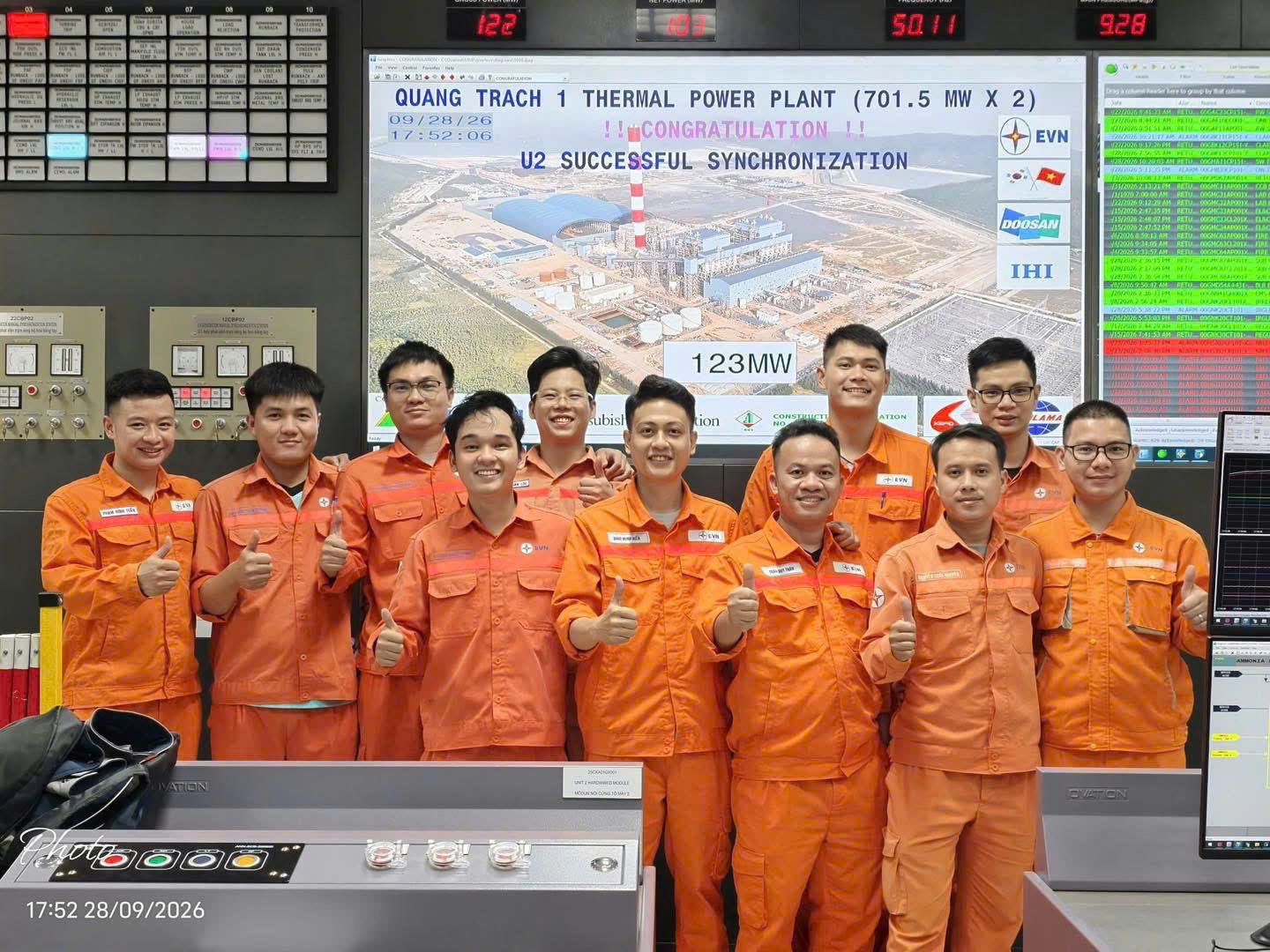 Đ&uacute;ng 16h45 ng&agrave;y 28/9, si&ecirc;u nh&agrave; m&aacute;y hơn 42.000 tỷ đồng của Việt Nam đạt cột mốc quan trọng, chuẩn bị phục vụ cho h&agrave;ng triệu hộ gia đ&igrave;nh - Ảnh 2.