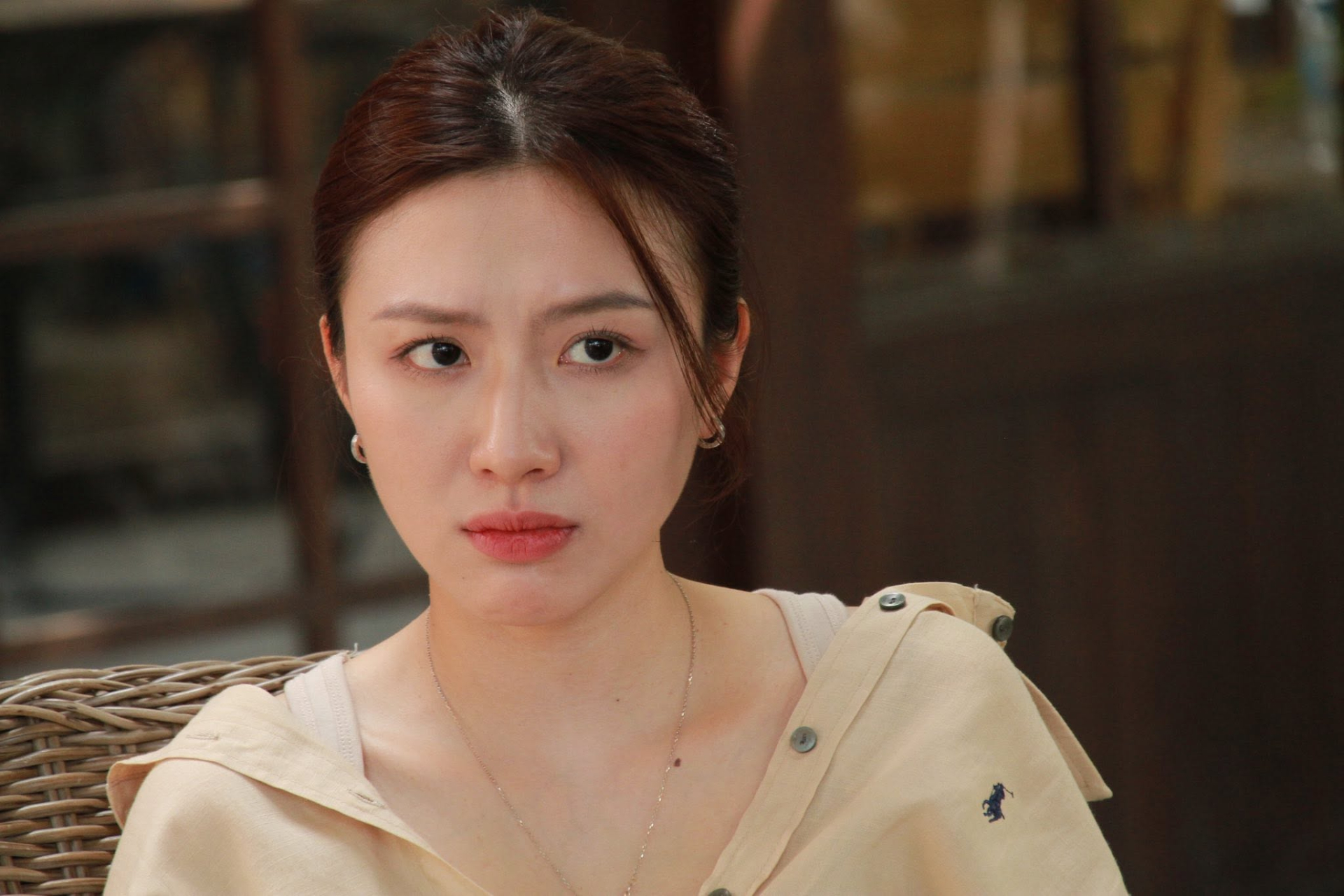 Nữ nạn nh&acirc;n &aacute;o số 371 trong Trại Bu&ocirc;n Người: H&agrave;nh tr&igrave;nh nổi bật của L&ecirc; Kh&aacute;nh Linh - Ảnh 6.