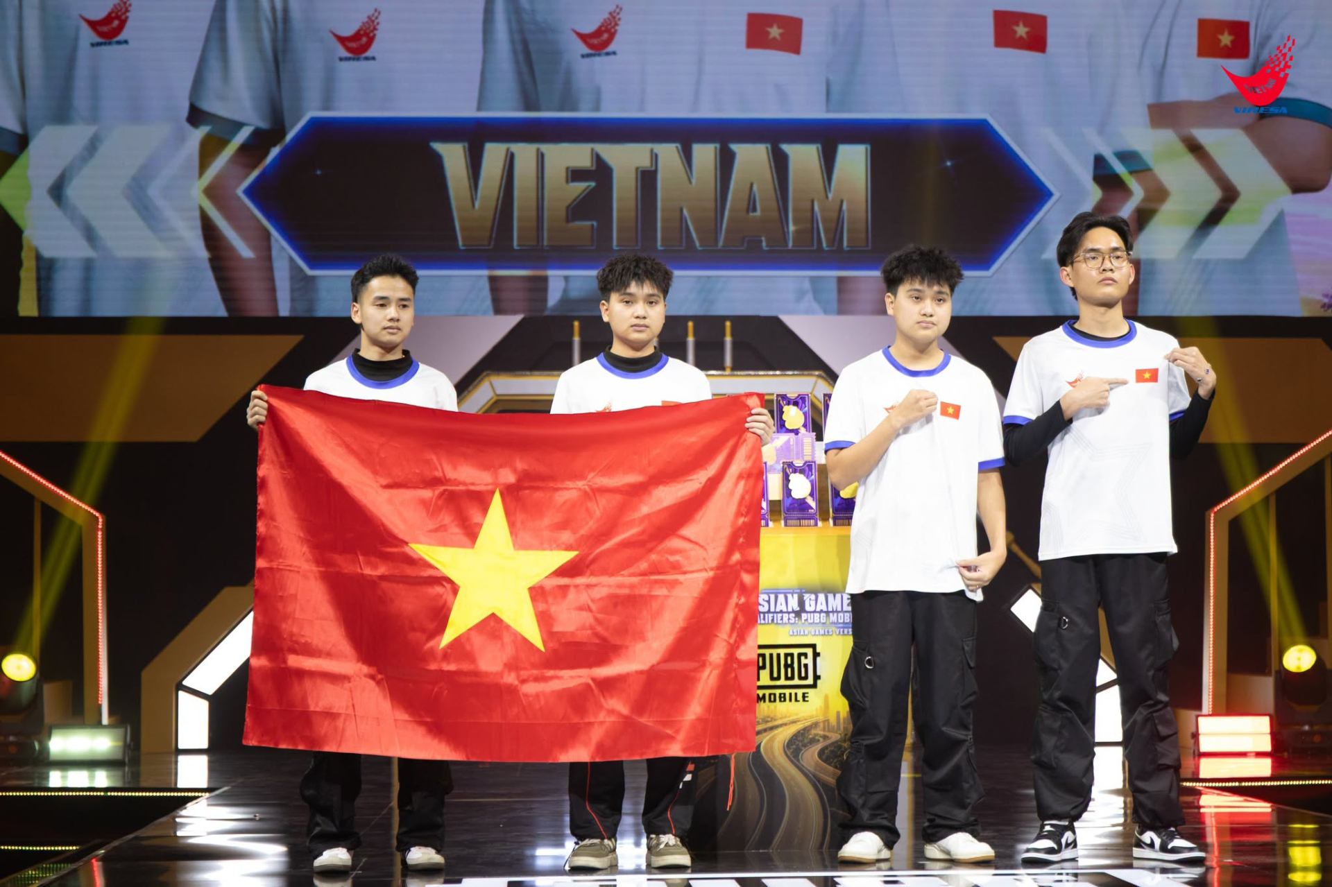ĐTQG PUBG Mobile Việt Nam b&ugrave;ng nổ với 2 top 1 tại ASIAD 20 - Ảnh 2.