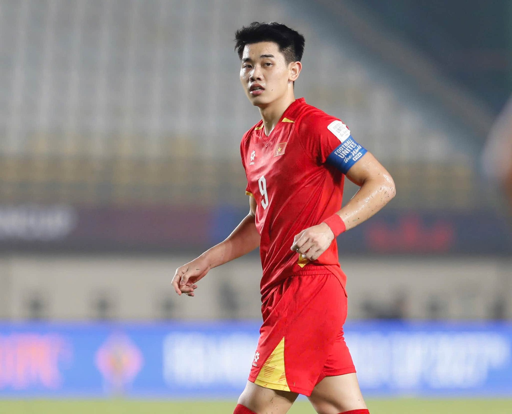 Đình Bắc 22 tuổi đeo băng đội trưởng đội tuyển Việt Nam tại ASEAN Cup 2026 - Ảnh 1. Đình Bắc 22 tuổi đeo băng đội trưởng đội tuyển Việt Nam tại ASEAN Cup 2026 - Ảnh 1.