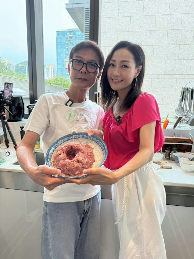 Tiền Tiểu H&agrave;o từ &ocirc;ng ho&agrave;ng ph&ograve;ng v&eacute; đến sự t&agrave;n tạ Sau b&ecirc; bối chấn động năm 2000 - Ảnh 3.
