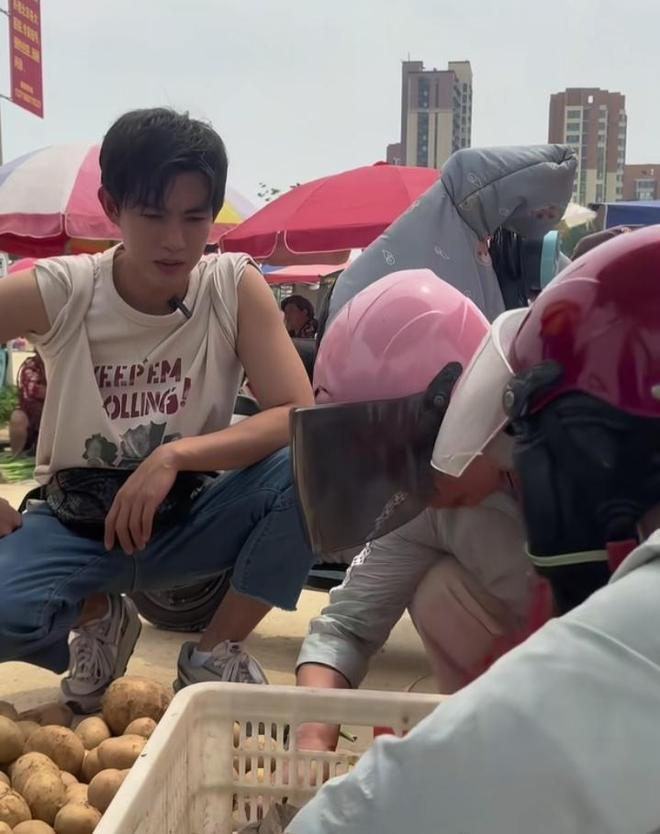 Diễn viên phim ngắn đối mặt khó khăn vì phim ngắn AI: Cuộc sống mới và hy vọng 2026 - Ảnh 2. Diễn viên phim ngắn đối mặt khó khăn vì phim ngắn AI: Cuộc sống mới và hy vọng 2026 - Ảnh 2.