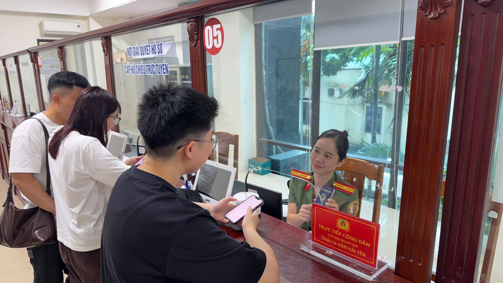 Người d&ugrave;ng VNeID ch&uacute; &yacute;, th&ocirc;ng b&aacute;o mới nhất từ c&ocirc;ng an - Ảnh 1.