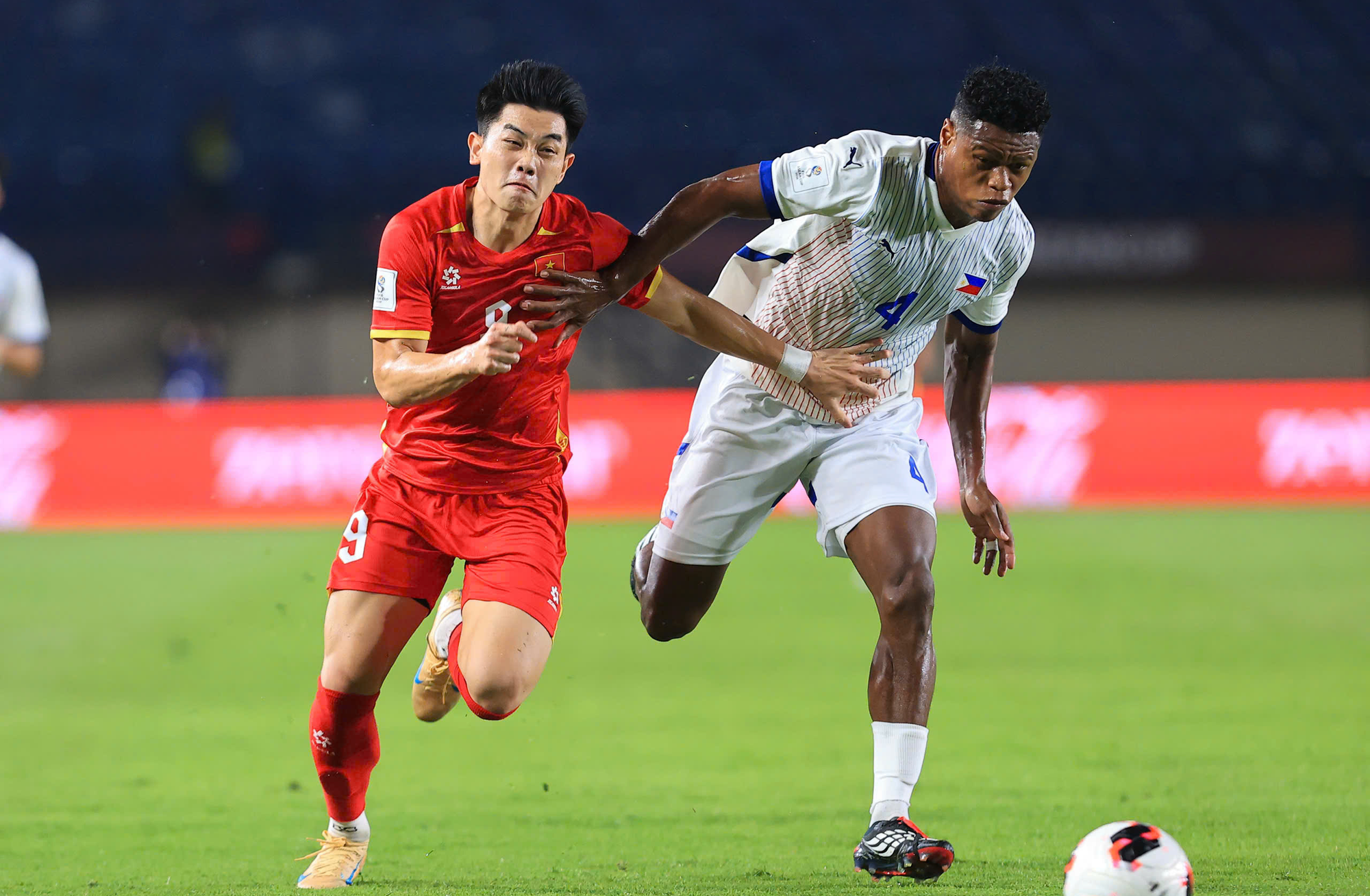 TRỰC TIẾP Việt Nam vs Thái Lan: Cuộc thư hùng quyết định tấm vé chung kết FIFA ASEAN Cup - Ảnh 2. TRỰC TIẾP Việt Nam vs Thái Lan: Cuộc thư hùng quyết định tấm vé chung kết FIFA ASEAN Cup - Ảnh 2.