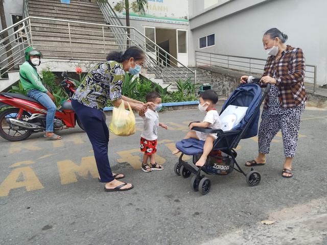 &Ocirc;ng b&agrave; chăm ch&aacute;u h&atilde;y nhớ nguy&ecirc;n tắc "4 kh&ocirc;ng" để gia trung y&ecirc;n ổn - Ảnh 4.