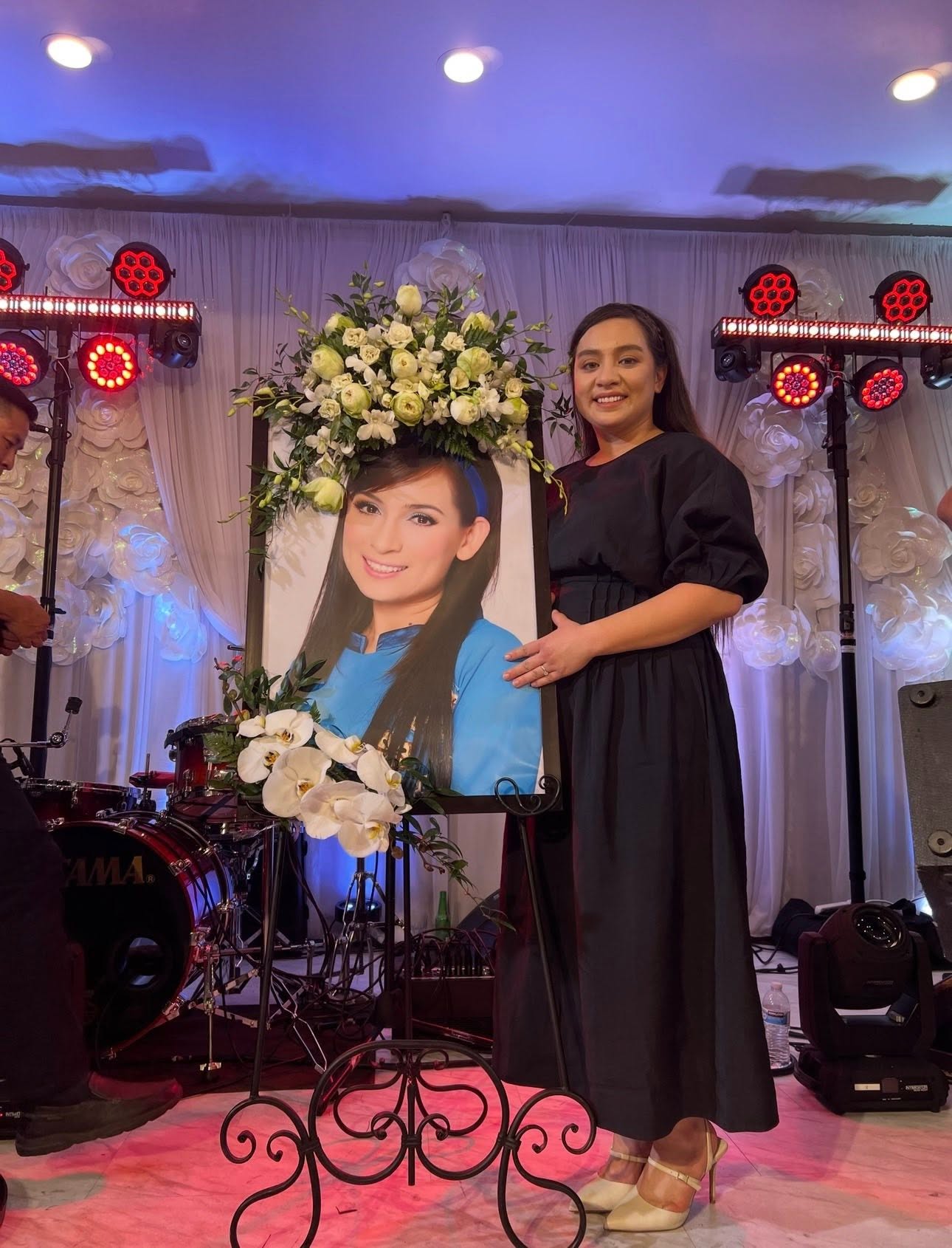 Lễ giỗ Phi Nhung tại Mỹ 5 năm tưởng nhớ cố nghệ sĩ t&agrave;i hoa của showbiz Việt - Ảnh 4.
