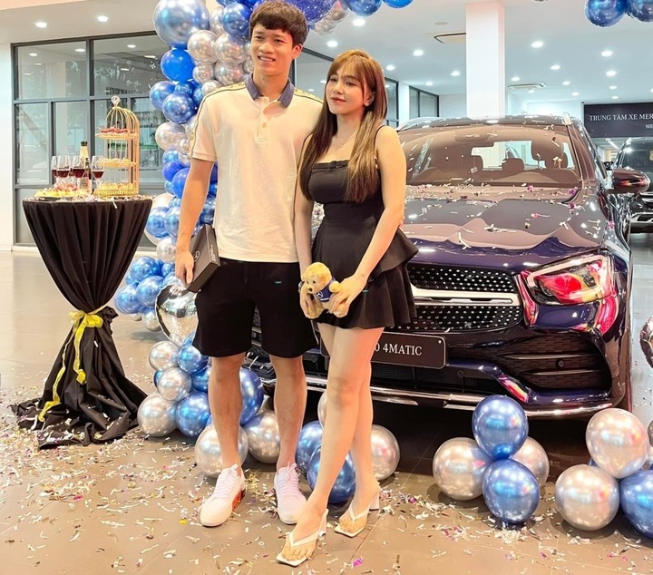 Mẫu SUV si&ecirc;u sang gi&aacute; gần 12 tỷ đồng của Ho&agrave;ng Đức - Ảnh 3.