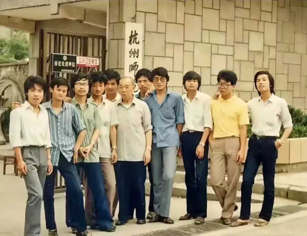Nam sinh thi 3 lần mới đỗ đại học, 33 năm sau tặng lại trường cũ hơn 580 tỷ đồng - Ảnh 3.