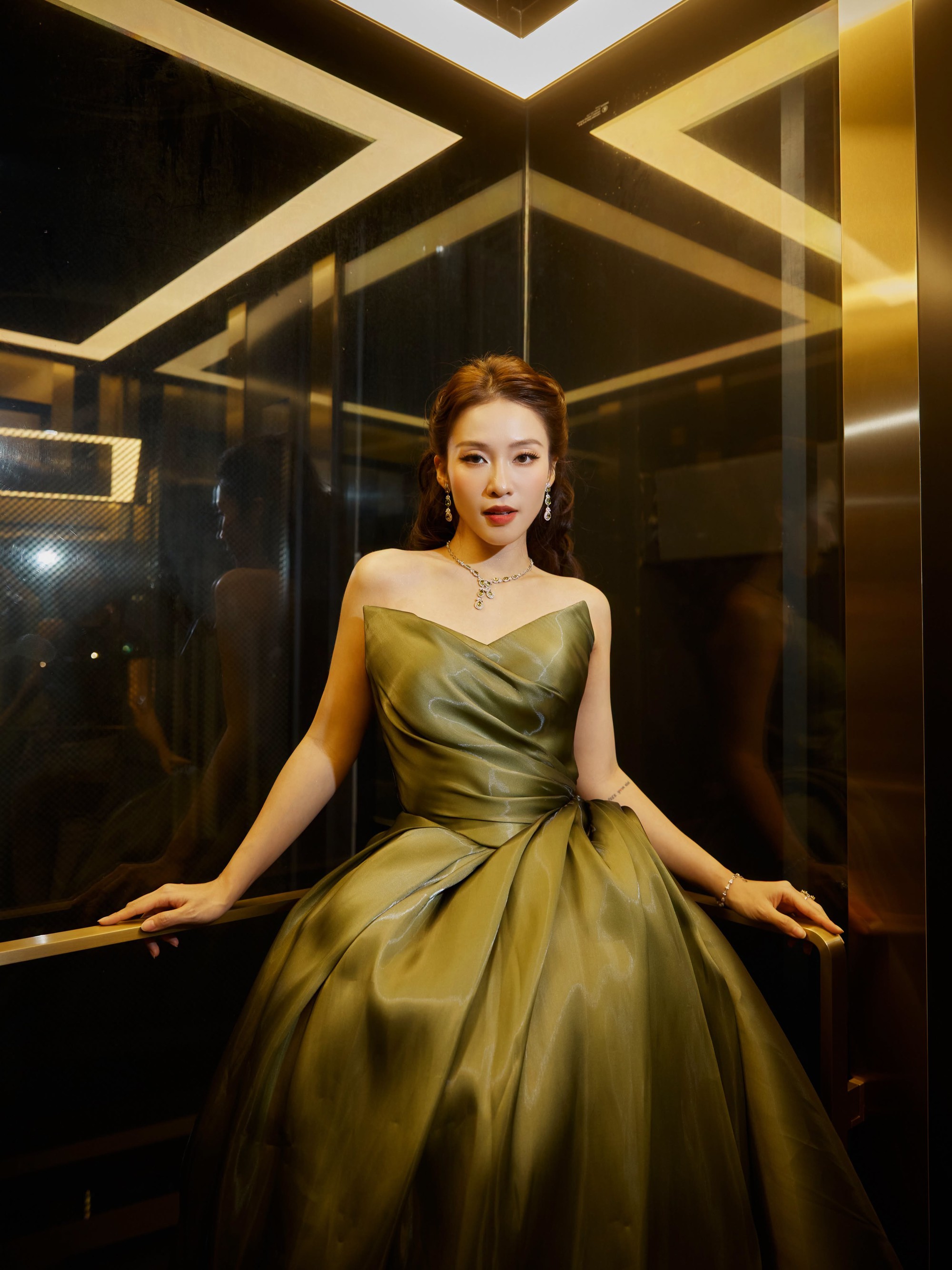 Khả Ng&acirc;n: Mỹ nh&acirc;n Việt 15 tuổi đẹp nhất thế giới , so k&egrave; với Jennie v&agrave; Nhiệt Ba - Ảnh 9.