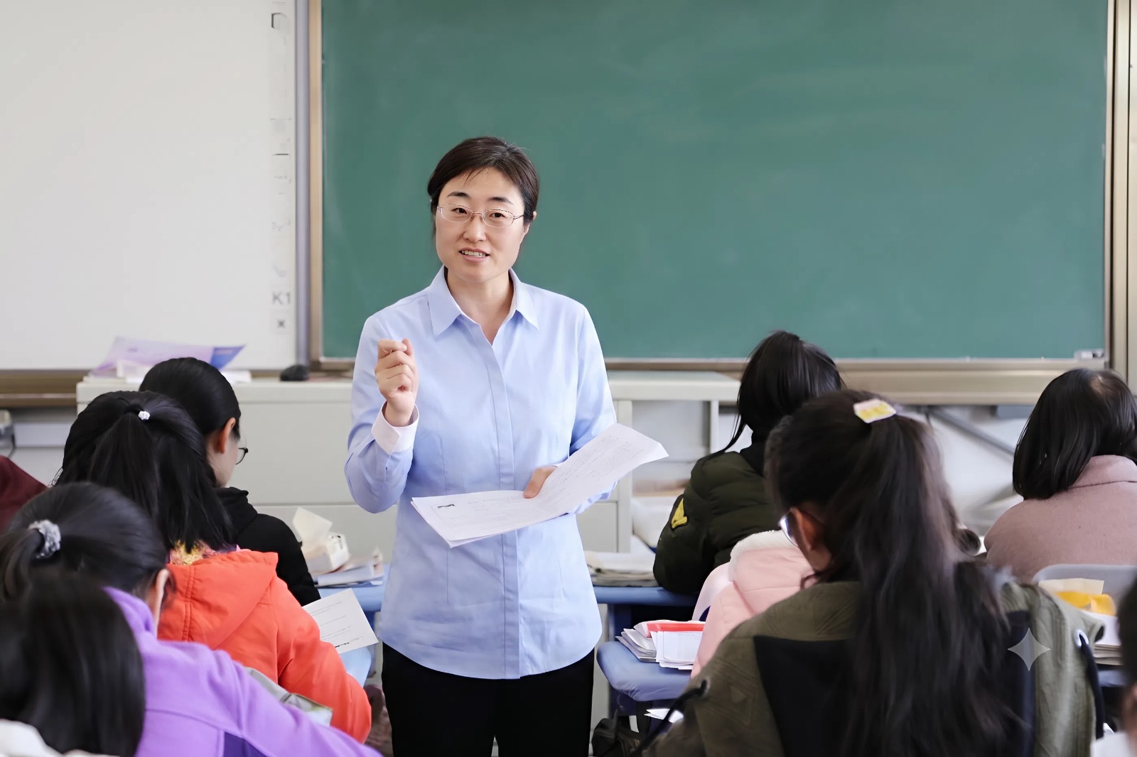 N&oacute;i thật, đ&acirc;y l&agrave; 3 kiểu phụ huynh m&agrave; gi&aacute;o vi&ecirc;n chủ nhiệm &aacute;i ngại nhất - Ảnh 1.