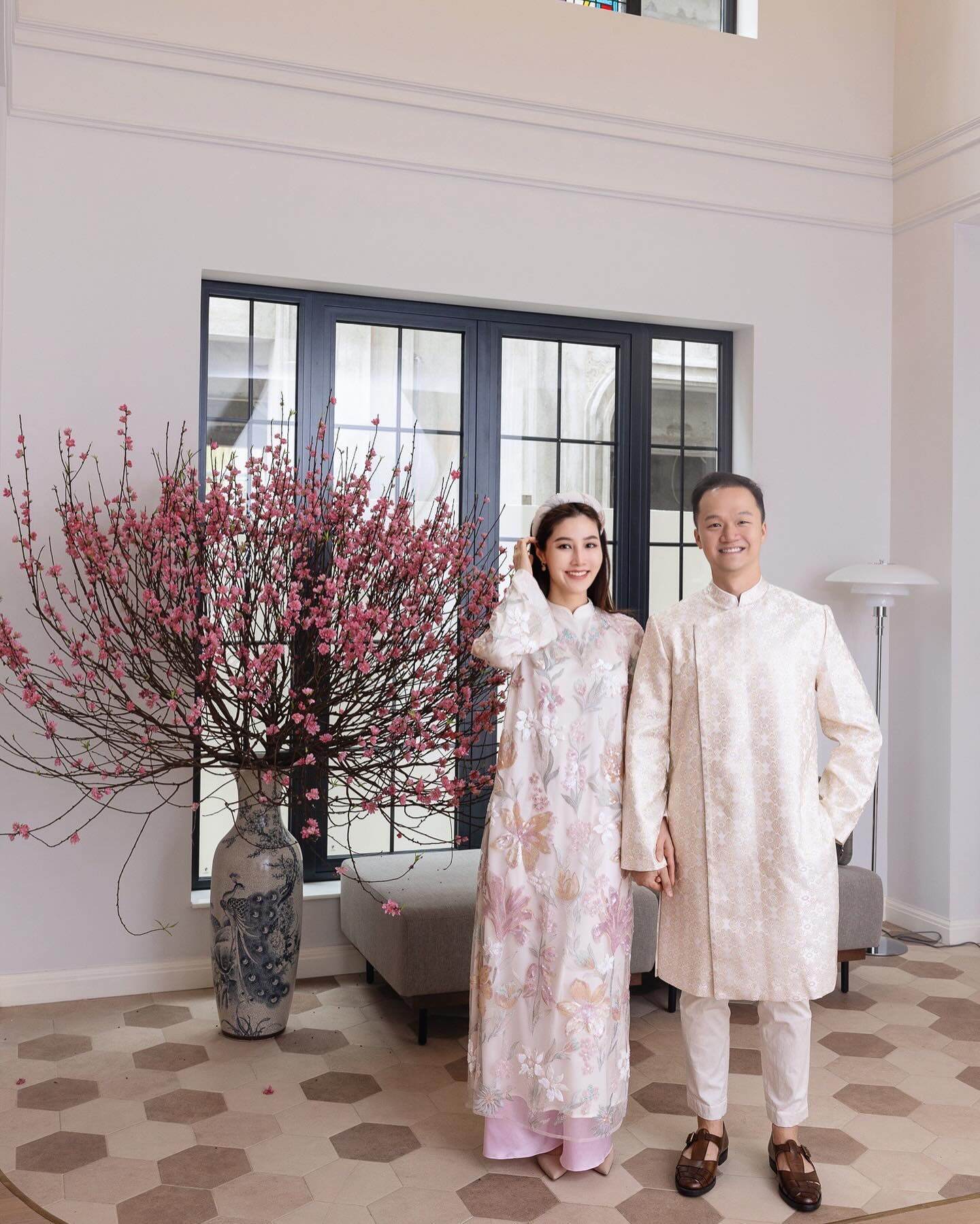 Diễm My 9X chia sẻ hạnh phúc trong căn nhà biệt thự do chồng tặng - Ảnh 10. Diễm My 9X chia sẻ hạnh phúc trong căn nhà biệt thự do chồng tặng - Ảnh 10.