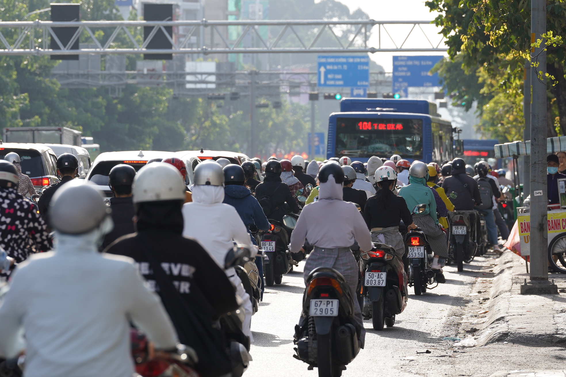 Ùn tắc giao thông Hà Nội và TP . HCM sau kỳ nghỉ lễ Quốc khánh 2026 - Ảnh 23. Ùn tắc giao thông Hà Nội và TP . HCM sau kỳ nghỉ lễ Quốc khánh 2026 - Ảnh 23.
