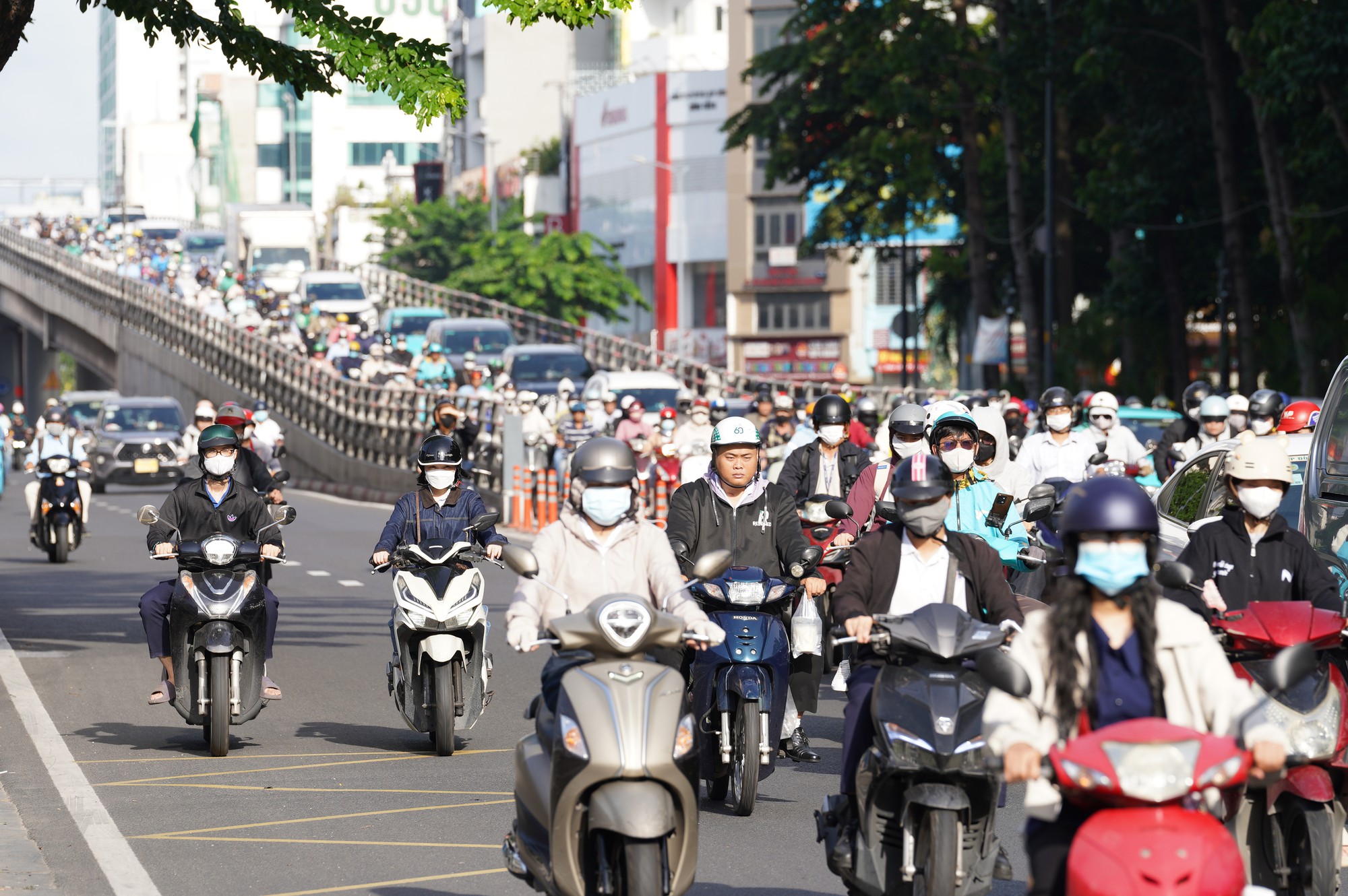 Ùn tắc giao thông Hà Nội và TP . HCM sau kỳ nghỉ lễ Quốc khánh 2026 - Ảnh 17. Ùn tắc giao thông Hà Nội và TP . HCM sau kỳ nghỉ lễ Quốc khánh 2026 - Ảnh 17.