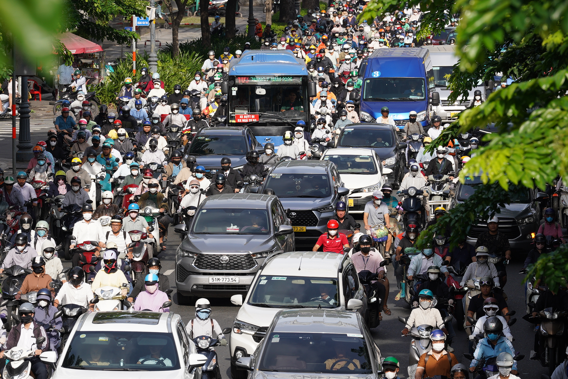 Ùn tắc giao thông Hà Nội và TP . HCM sau kỳ nghỉ lễ Quốc khánh 2026 - Ảnh 13. Ùn tắc giao thông Hà Nội và TP . HCM sau kỳ nghỉ lễ Quốc khánh 2026 - Ảnh 13.