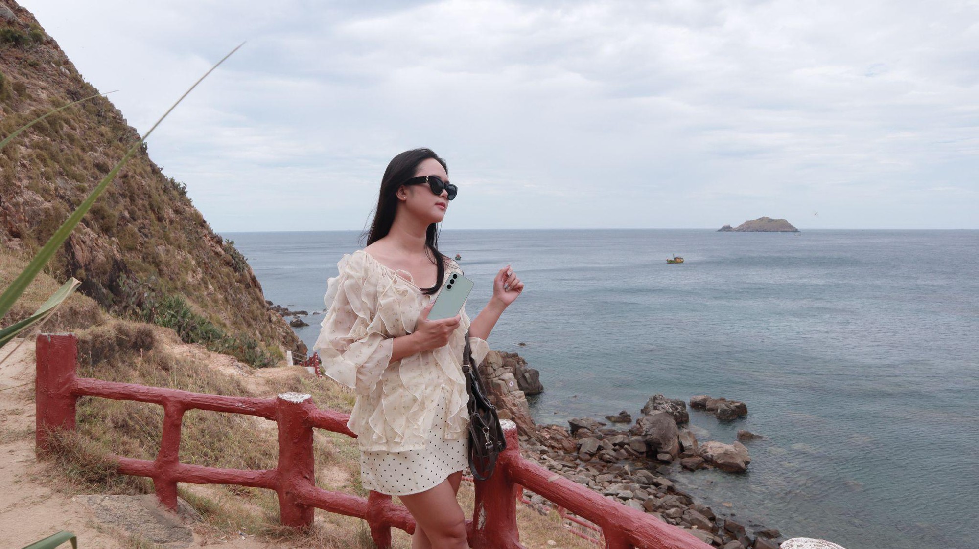 Galaxy S26 FE ho&aacute; trợ thủ đắc lực cho lần đầu l&agrave;m travel blogger - Ảnh 1.
