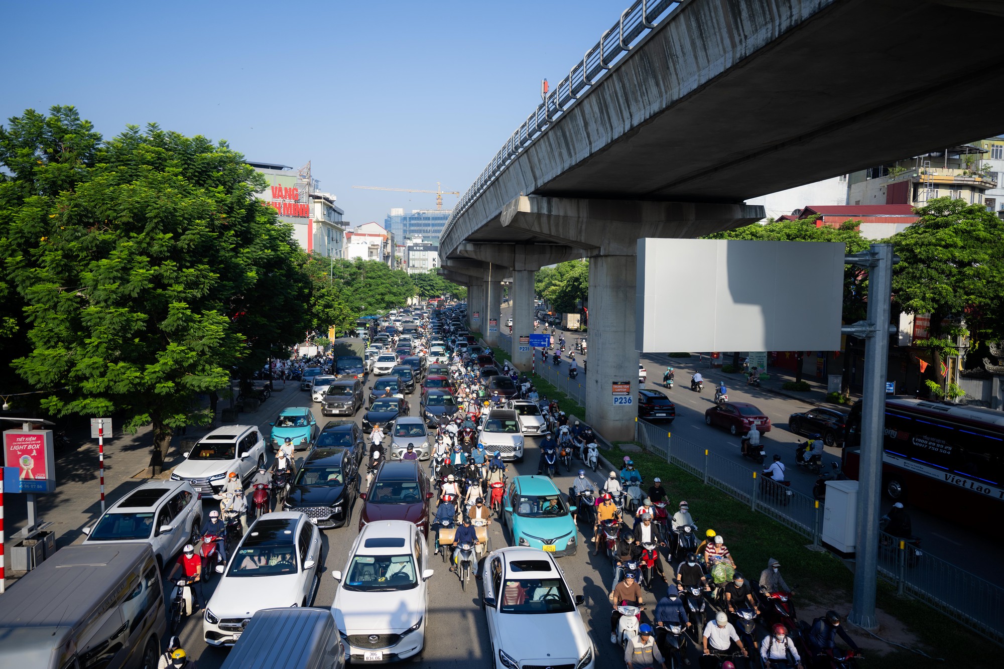 Ùn tắc giao thông Hà Nội và TP . HCM sau kỳ nghỉ lễ Quốc khánh 2026 - Ảnh 6. Ùn tắc giao thông Hà Nội và TP . HCM sau kỳ nghỉ lễ Quốc khánh 2026 - Ảnh 6.