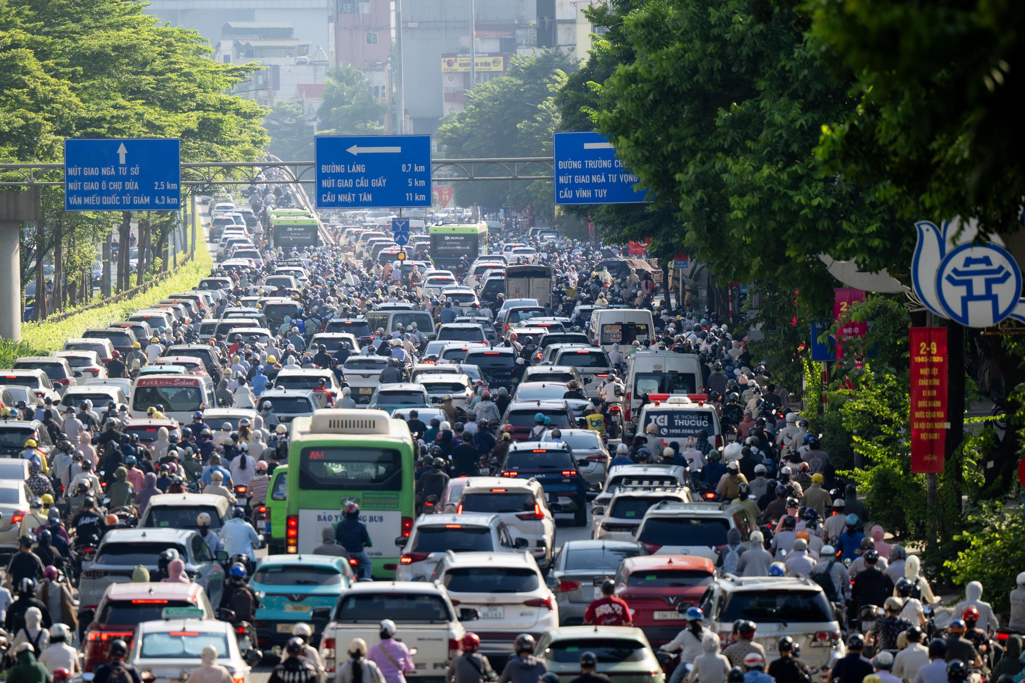 Ùn tắc giao thông Hà Nội và TP . HCM sau kỳ nghỉ lễ Quốc khánh 2026 - Ảnh 3. Ùn tắc giao thông Hà Nội và TP . HCM sau kỳ nghỉ lễ Quốc khánh 2026 - Ảnh 3.