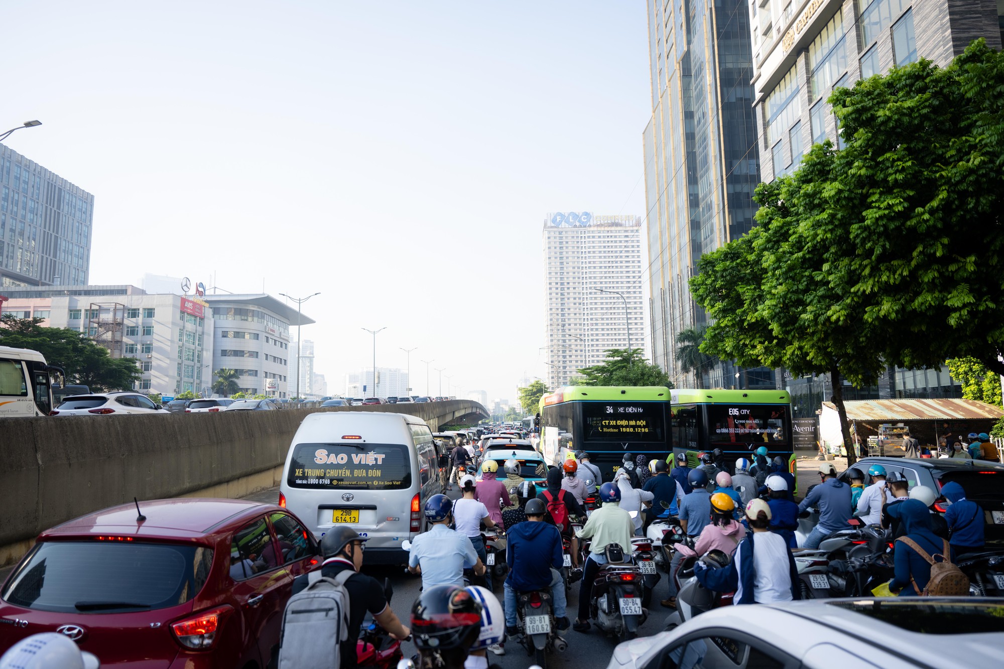 Ùn tắc giao thông Hà Nội và TP . HCM sau kỳ nghỉ lễ Quốc khánh 2026 - Ảnh 7. Ùn tắc giao thông Hà Nội và TP . HCM sau kỳ nghỉ lễ Quốc khánh 2026 - Ảnh 7.