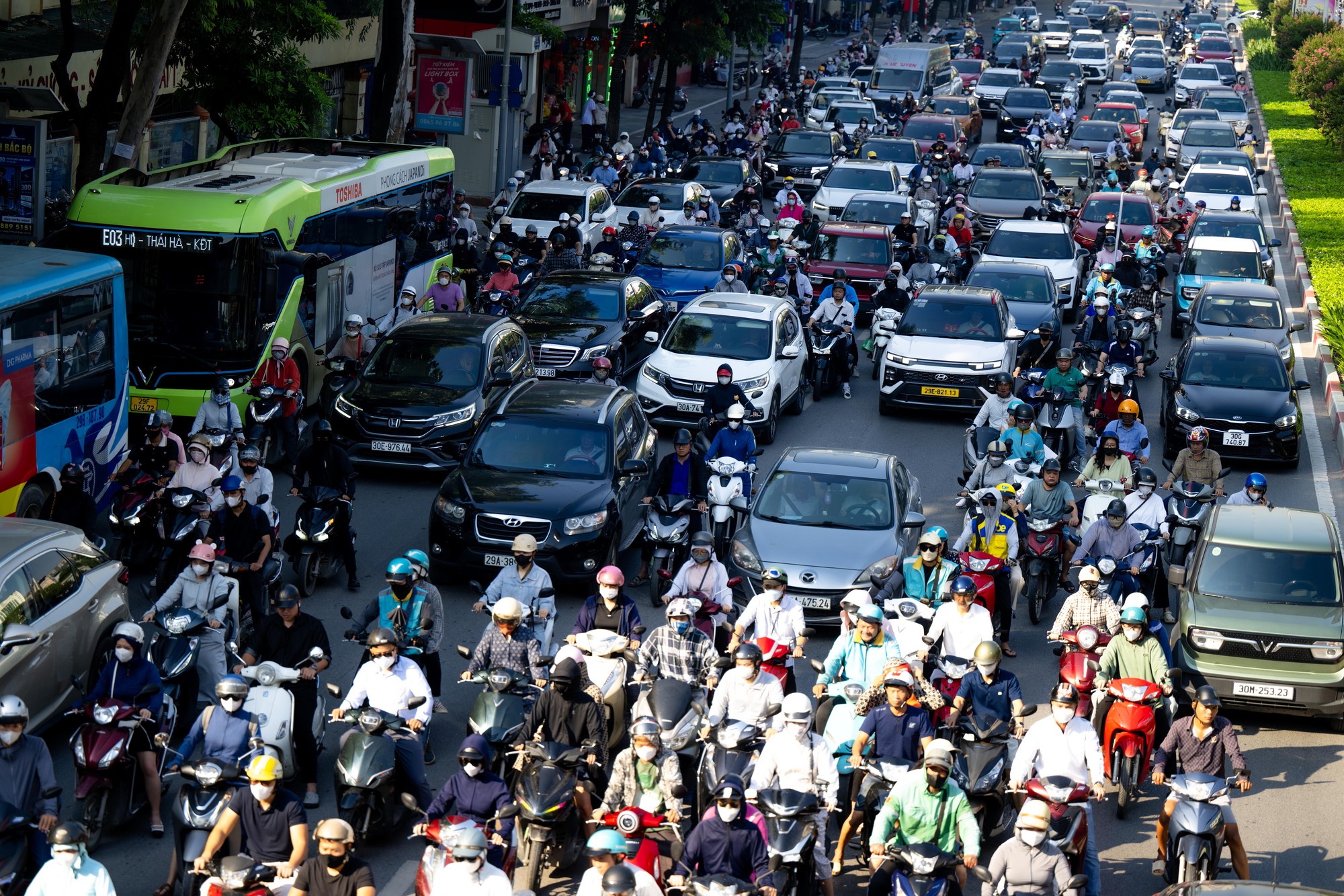Ùn tắc giao thông Hà Nội và TP . HCM sau kỳ nghỉ lễ Quốc khánh 2026 - Ảnh 10. Ùn tắc giao thông Hà Nội và TP . HCM sau kỳ nghỉ lễ Quốc khánh 2026 - Ảnh 10.