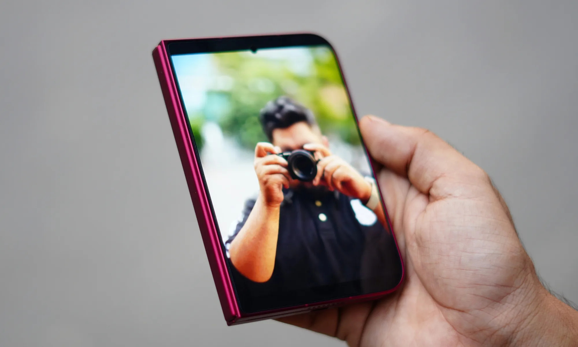 Dùng mẫu điện thoại Xiaomi này trong một tuần, iPhone hay Samsung chỉ còn là 